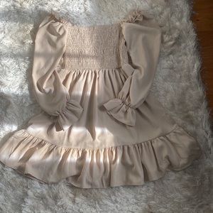 Beige puffy sleeve dress